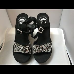 Black Yellow box wedge sandals w/rhinestones 8 1/2